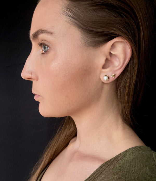 14k gold pearl stud earrings