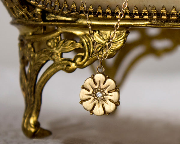 Solid 14k gold daisy flower necklace