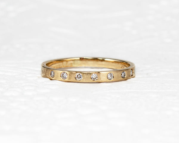 flush set diamond band