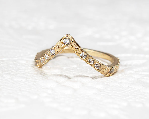 Curved wedding band, Gold and diamond V Ring