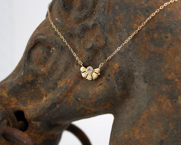 Dainty gold necklace, diamond flower design