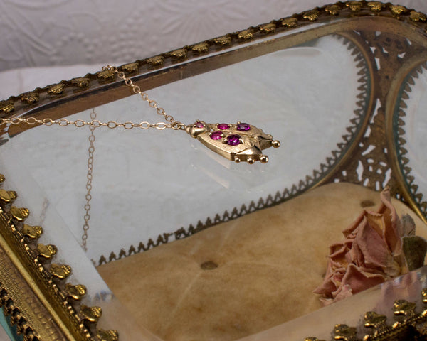 solid gold firefly jewelry, handmade beetle necklace, side view