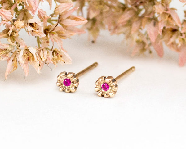 Mountain Daisy Stud Earrings with Gemstones