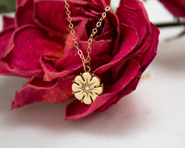  Gold Flower necklace with diamond