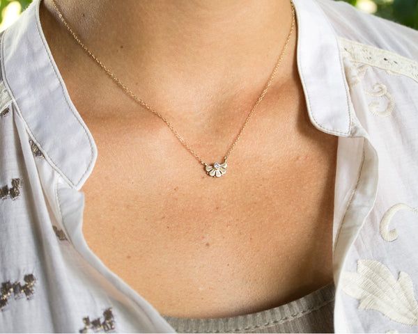 Petal necklace with diamond