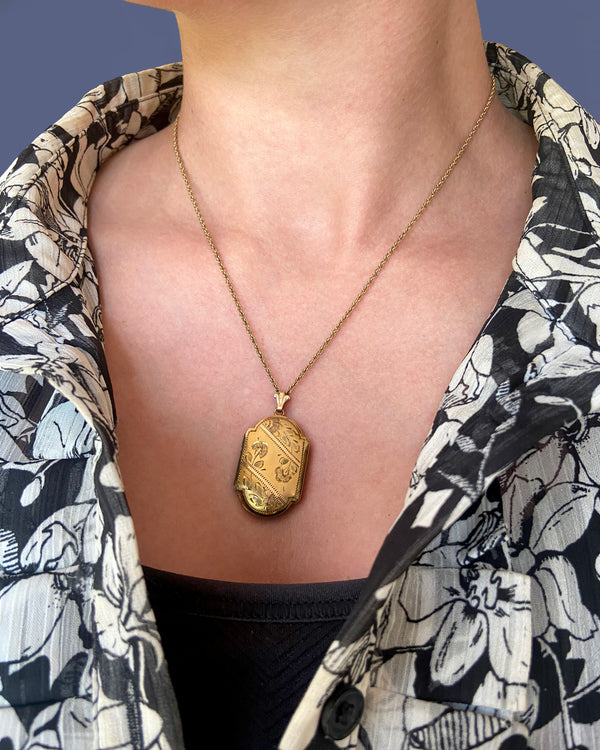 Gold-filled vintage locket necklace
