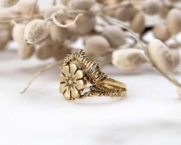 Gold flower ring