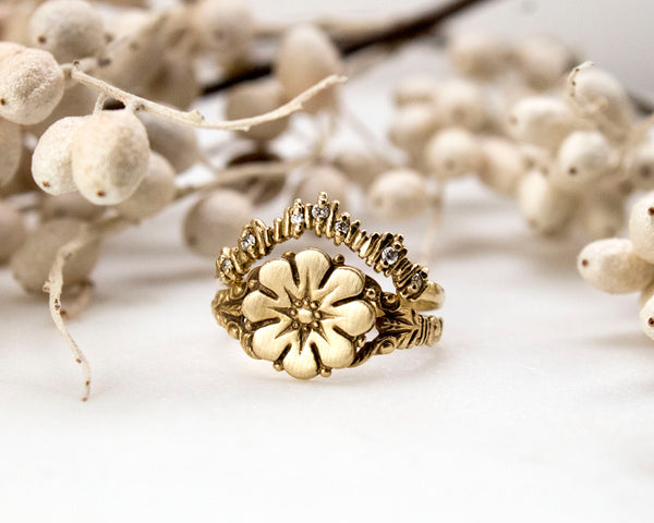 Unique gold flower ring