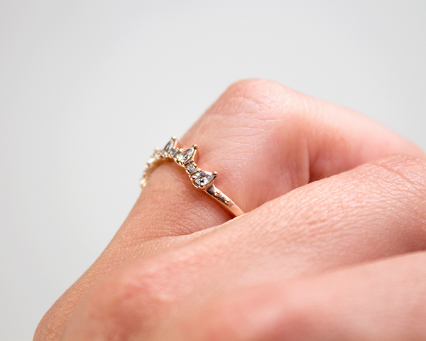 curved diamond wedding ring 
